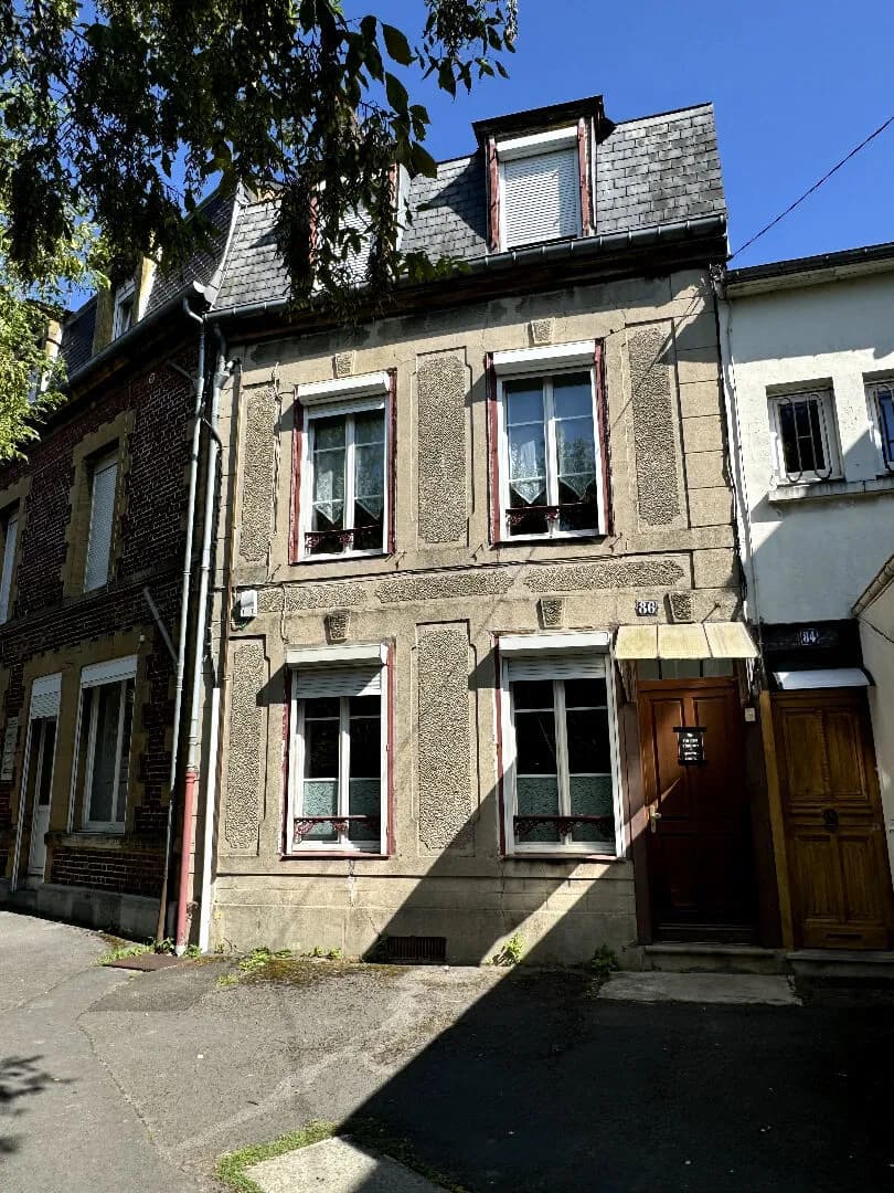 IMMEUBLE DE RAPPORT RÉNOVÉ À MOHON DE 3 APPARTEMENTS ET 1 GARAGE - Photo 1