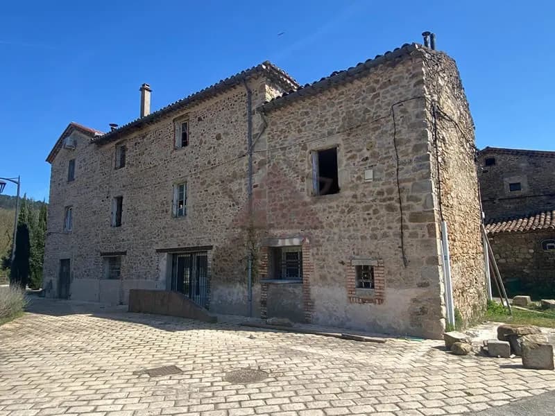 Ensemble immobilier - Photo 1