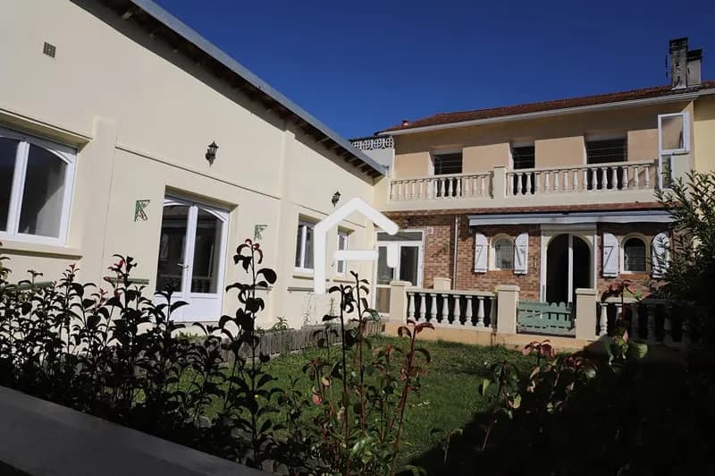 Ensemble immobilier - Photo 1