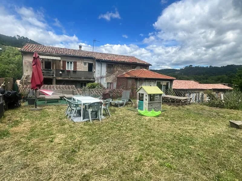 Ensemble immobilier avec terrain - Photo 1