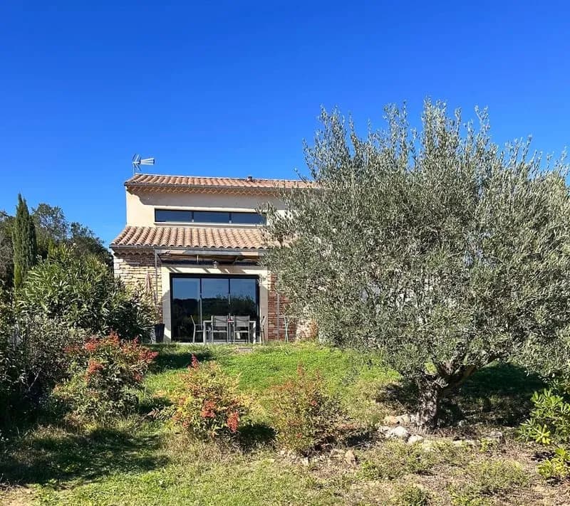 A vendre, Ensemble immobilier proposant 3 gîtes entièrement équipés, prêts à poursuivre une activité locative très rentable. - Photo 1