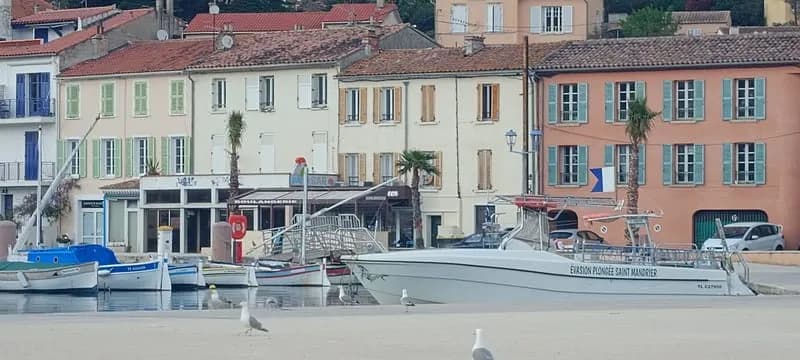 ** EXCLUSIVITE ** Sur Le Port ** Immeuble de Rapport ** 83430 SAINT MANDRIER SUR MER - Photo 1