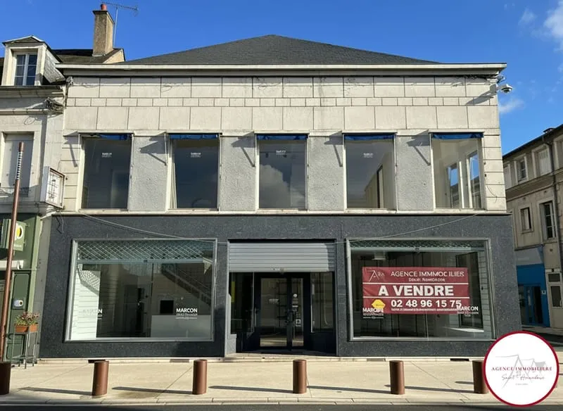 Immeuble de rapport avec local commercial et 2 appartements - SAINT AMAND MONTROND - Photo 1