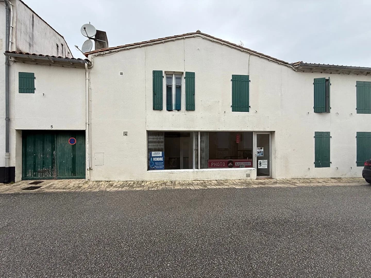 ARS EN RE immeuble de rapport 255m² - Photo 1