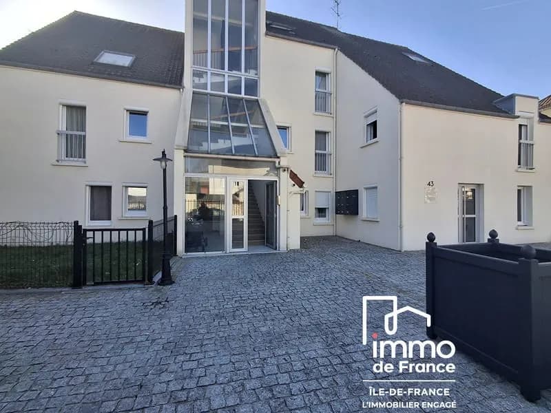 Immeuble à vendre à Mantes-la-Jolie - Référence 839 - Photo 1