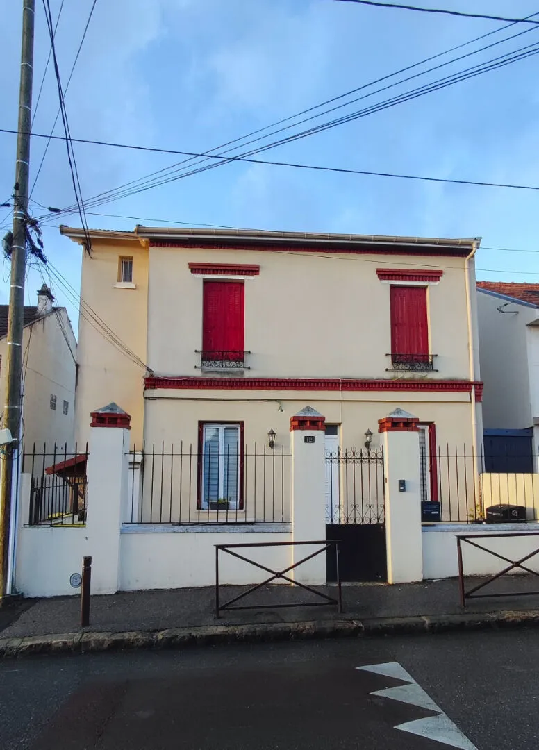 Immeuble de rapport 8 pièce(s) 155 m2 - 2 T3 et 1T2 - Photo 1