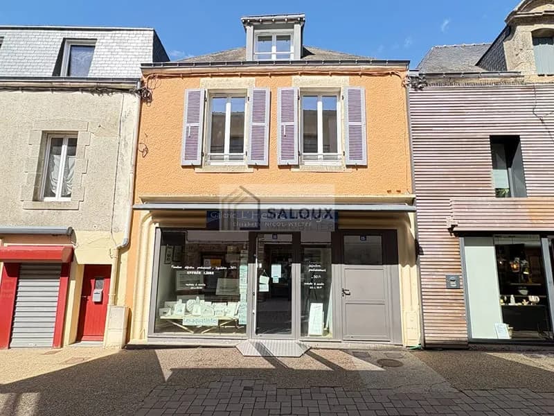 MUZILLAC centre - immeuble avec commerce et habitation - Photo 1