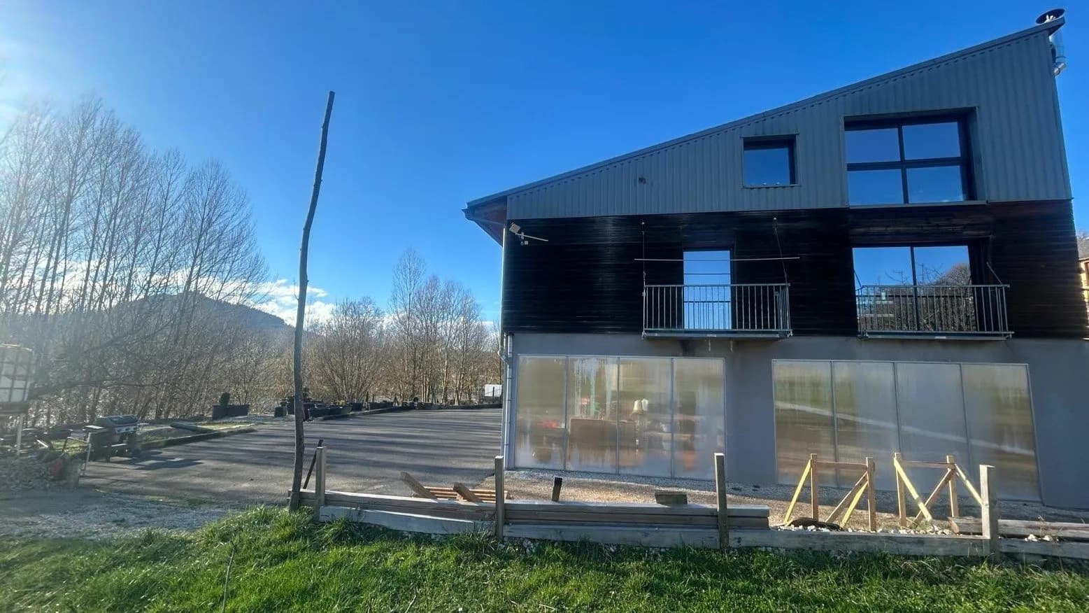 ESPALION - Villa d'architecte 235m² + Dépendances 300m² - Lot, Aubrac et GR 65 - Photo 1