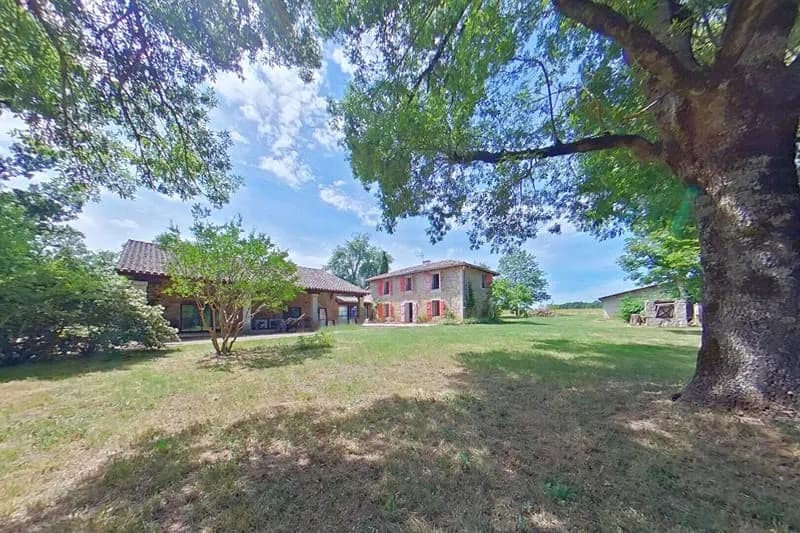 A 5 min de Caussade, ensemble immobilier en pierre. Charme, volumes et fort potentiel - Photo 1