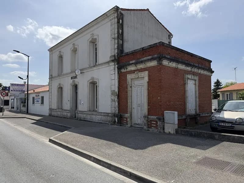 CENTRE VILLE - Immeuble de 130 m² avec parking - Photo 1