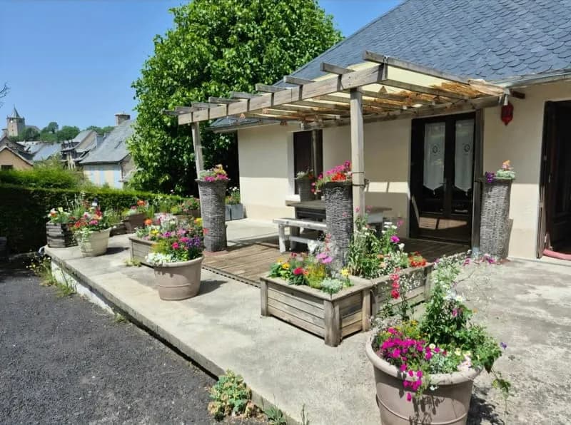Immeuble Tour de ville LAGUIOLE - Photo 1