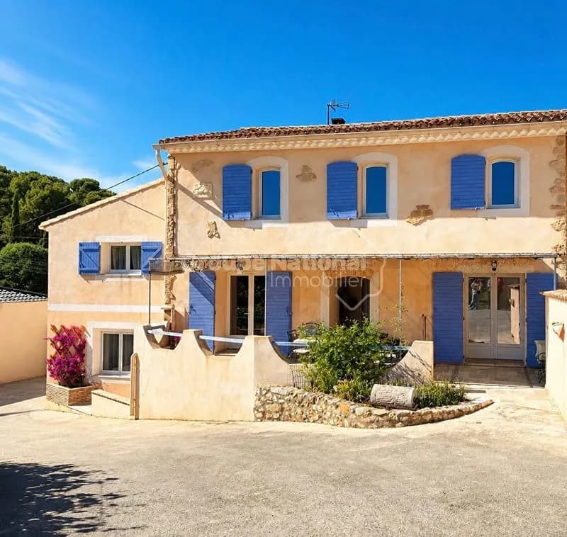 ENSEMBLE IMMOBILIER RÉNOVÉ - Photo 1