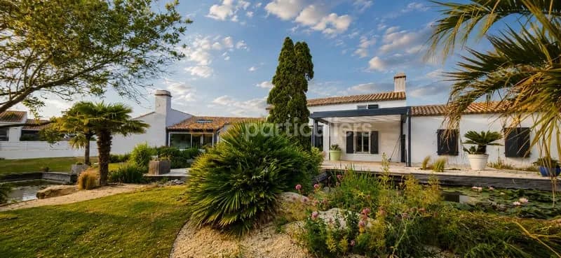 NOUVEAUTÉ -- LE FENOUILLER -- QUARTIER CALME -- ENSEMBLE IMMOBILIER 8 PIECES -- 270 M2 -- JARDIN SANS VIS A VIS -- GARAGES - Photo 1