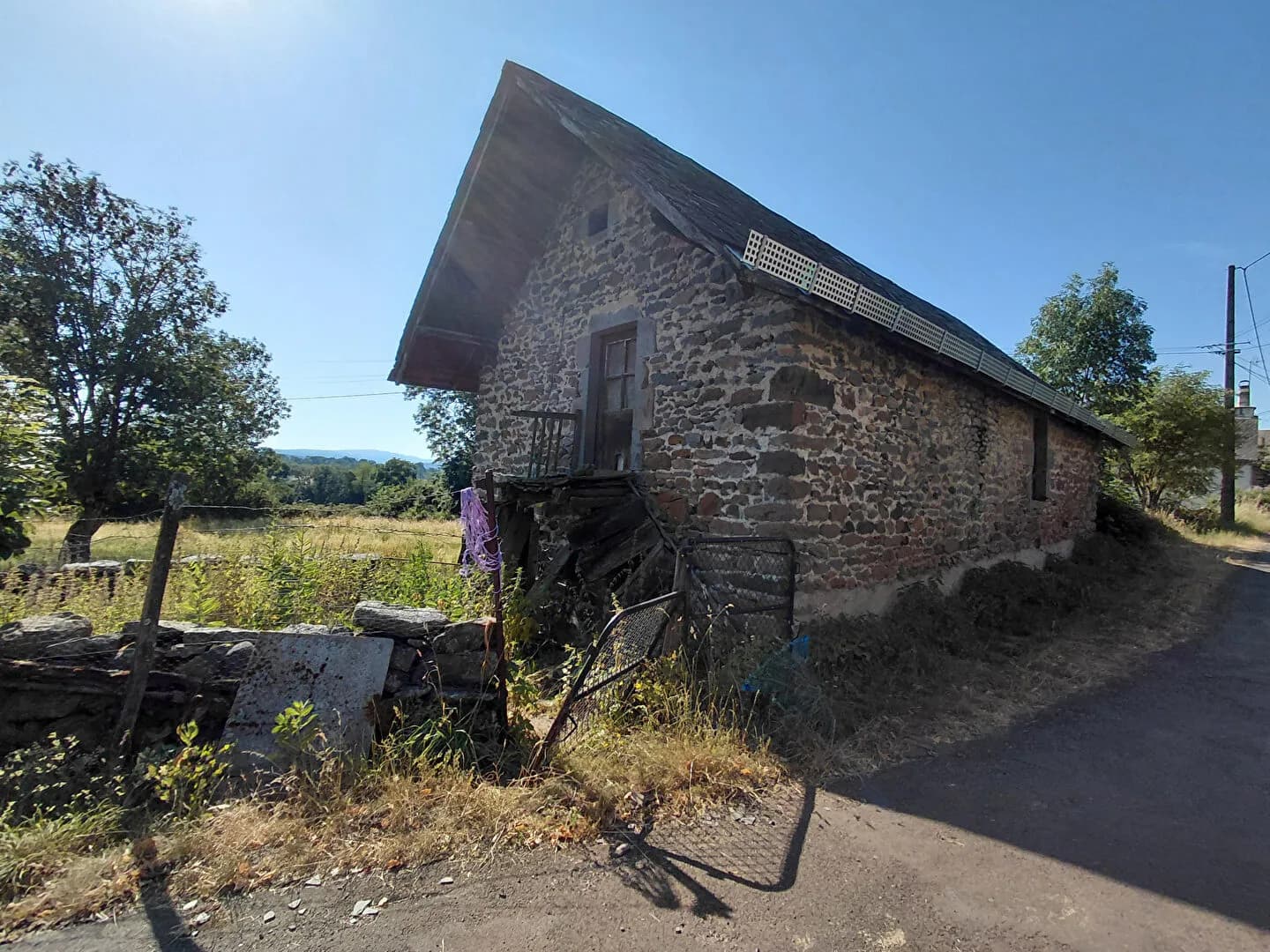 Dépendance et terrain Le Vigean - Photo 1