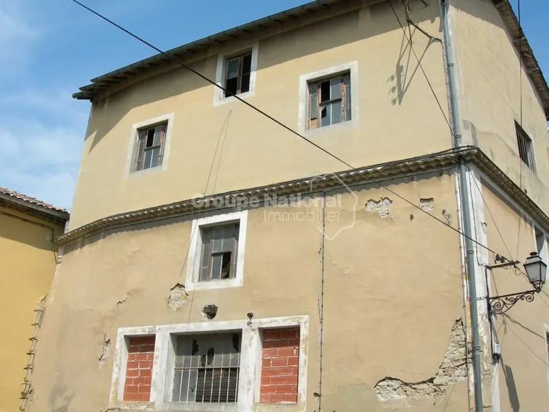 COURTHEZON A VENDRE. IMMEUBLE 463 M2- A FORT POTENTIEL. EMPLACEMENT STRATEGIQUE - Photo 1