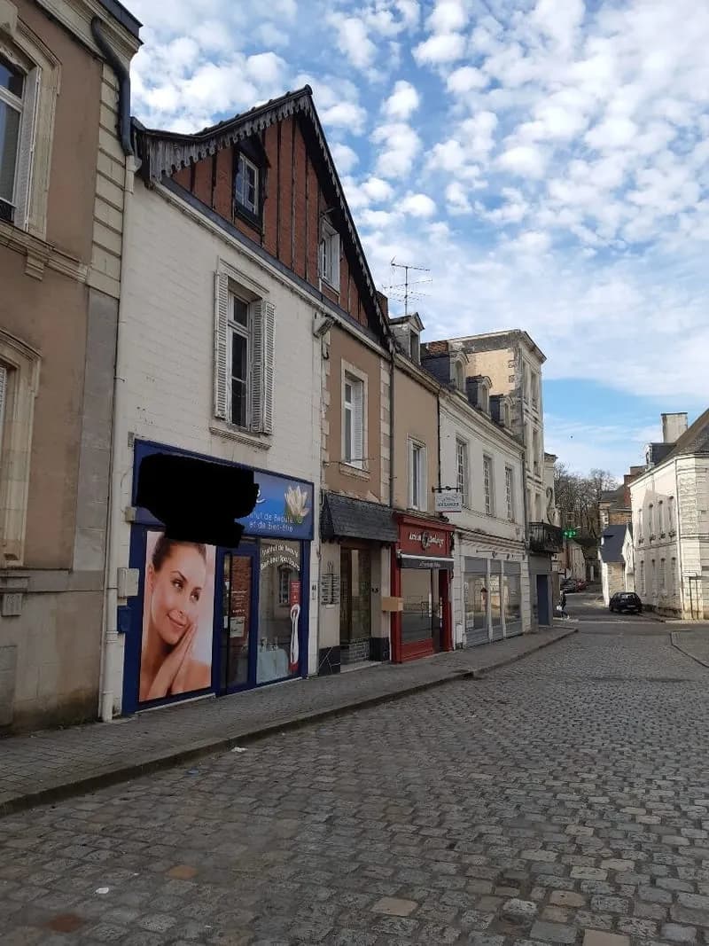 Immeuble à Craon - Photo 1