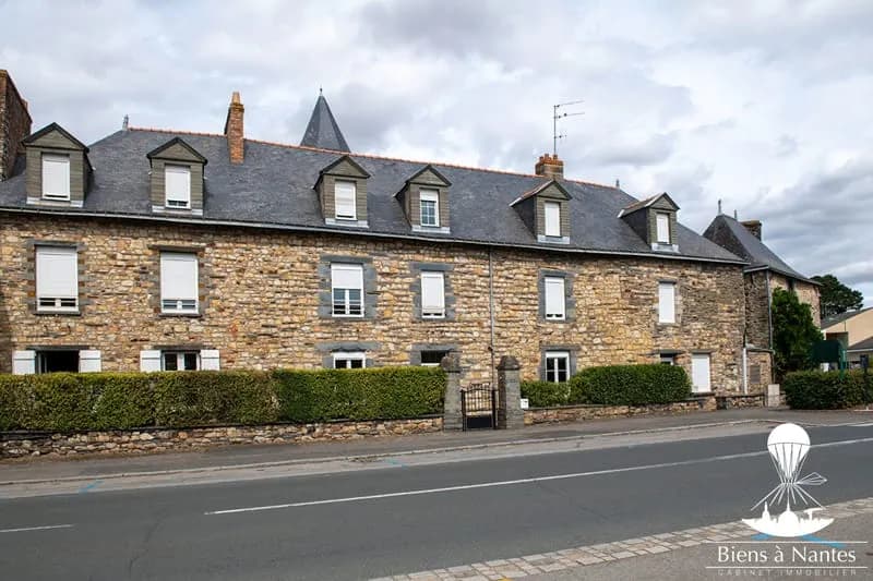 A VENDRE Manoir Immeuble - DERVAL - Photo 1