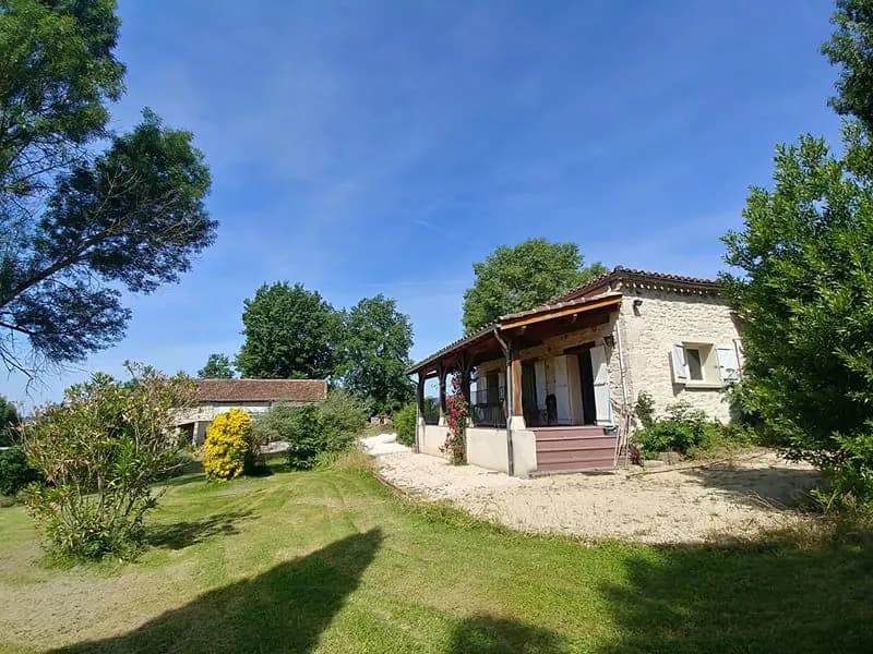 Ensemble immobilier de caractère - Deux maisons, dépendances et superbe vue campagne - Photo 1