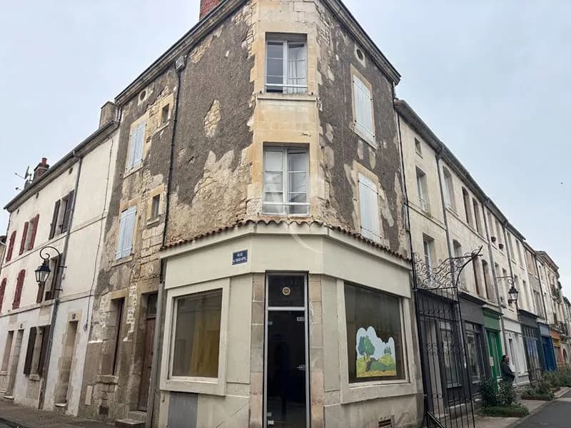 Immeuble de ville à restaurer. Fort potentiel - Photo 1