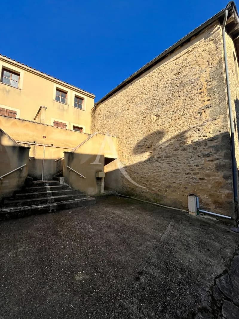 Immeuble de rapport en coeur de village: local commercial + 2 logements - Photo 1