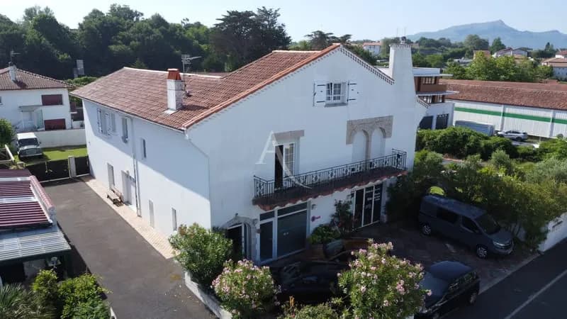 Ensemble immobilier - ZI de Layats - Photo 1