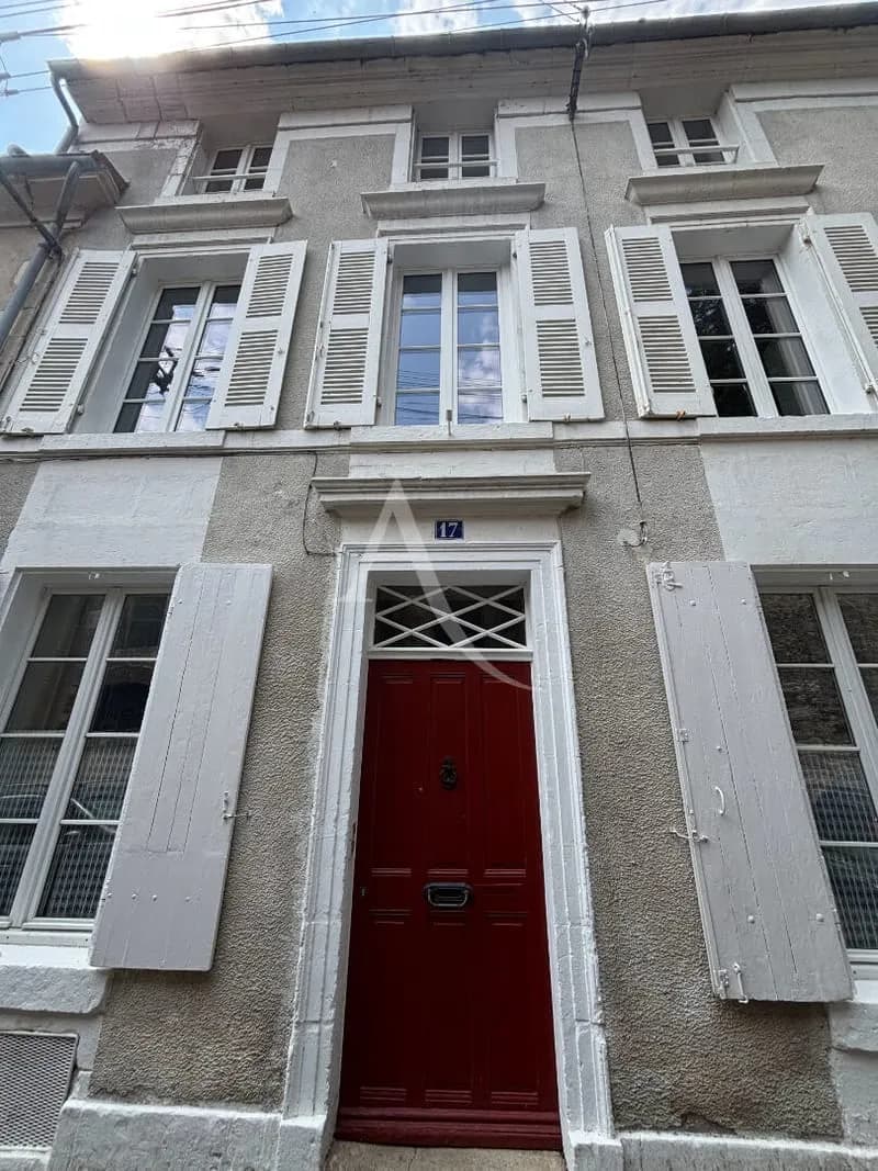 Ensemble immobilier à Fontenay Le Comte - Photo 1