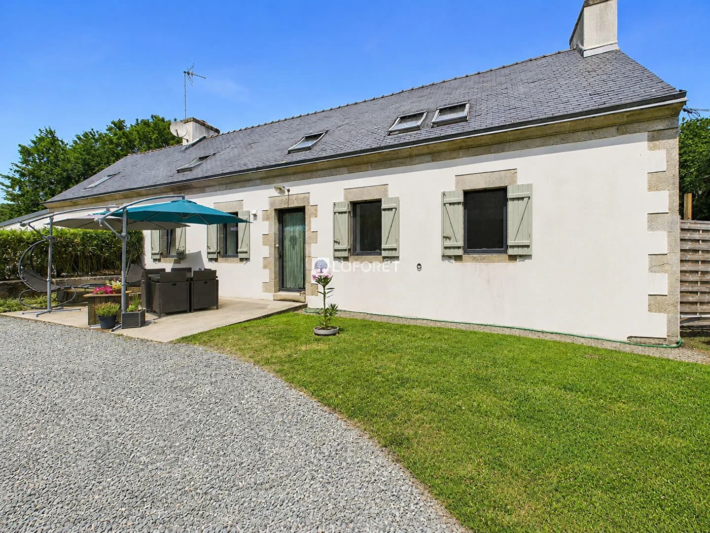 TRÉMÉOC - Ensemble immobilier rénové avec deux habitations et plus de 5 000 m² de terrain - Photo 1