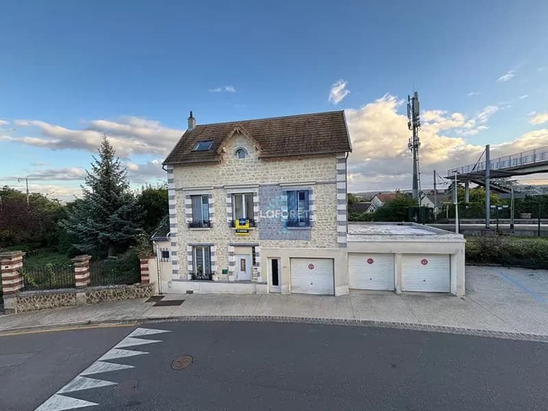 Immeuble Coeur de Juziers proche gare - Photo 1