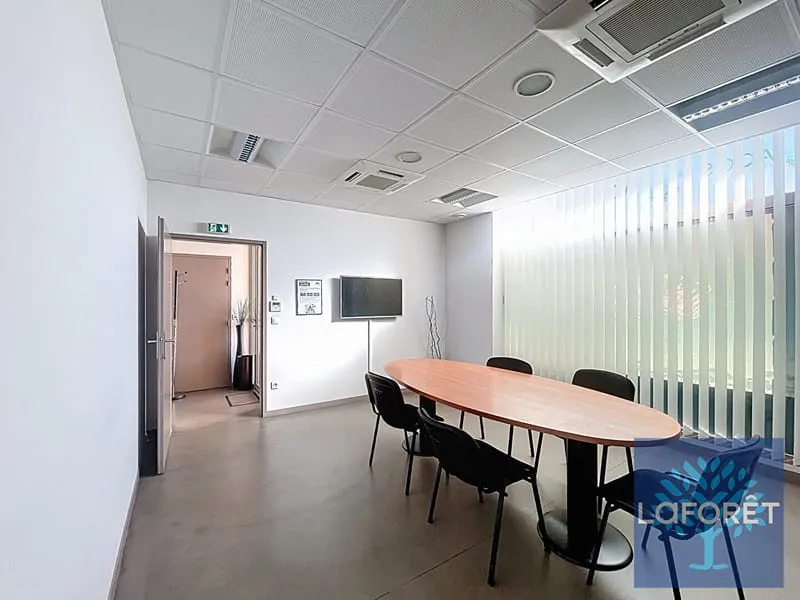 DAX ? Immeuble de bureaux 422 m² ? Proche gare + 26 parkings - Photo 1