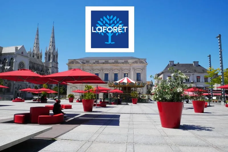 Immeuble avec local commercial hyper centre Cholet - Photo 1