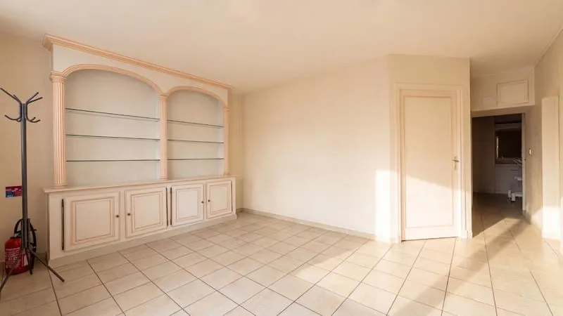 Local commercial Veigne 5 pièce(s) 110 m2 - Photo 1