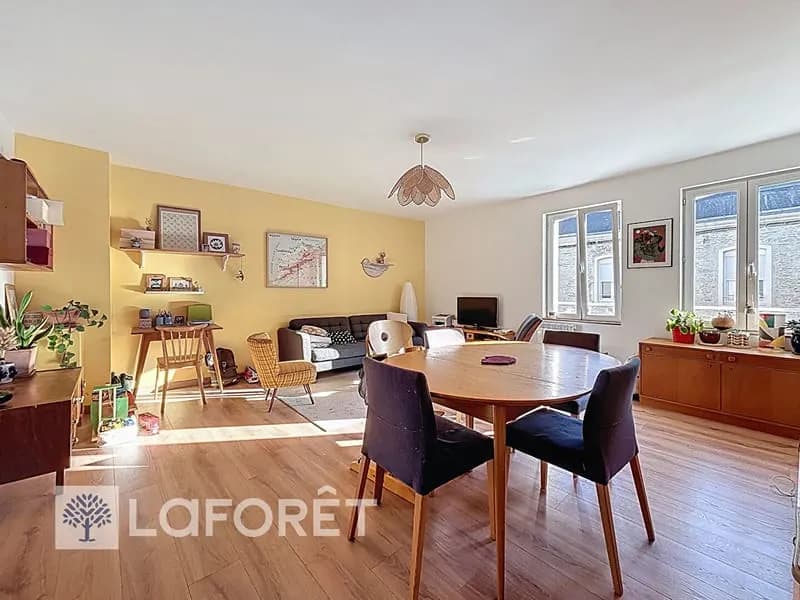 Immeuble avec habitation et locaux commerciaux au coeur de Nort-sur-Erdre - Photo 1