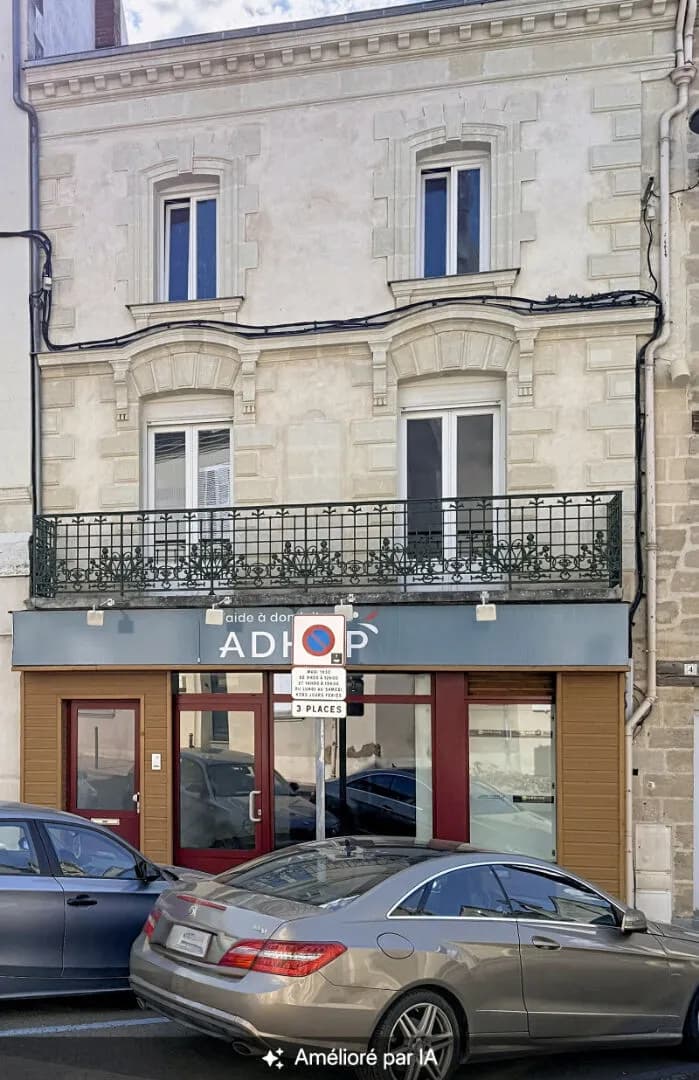 Immeuble Doué La fontaine (centre ville) - Photo 1