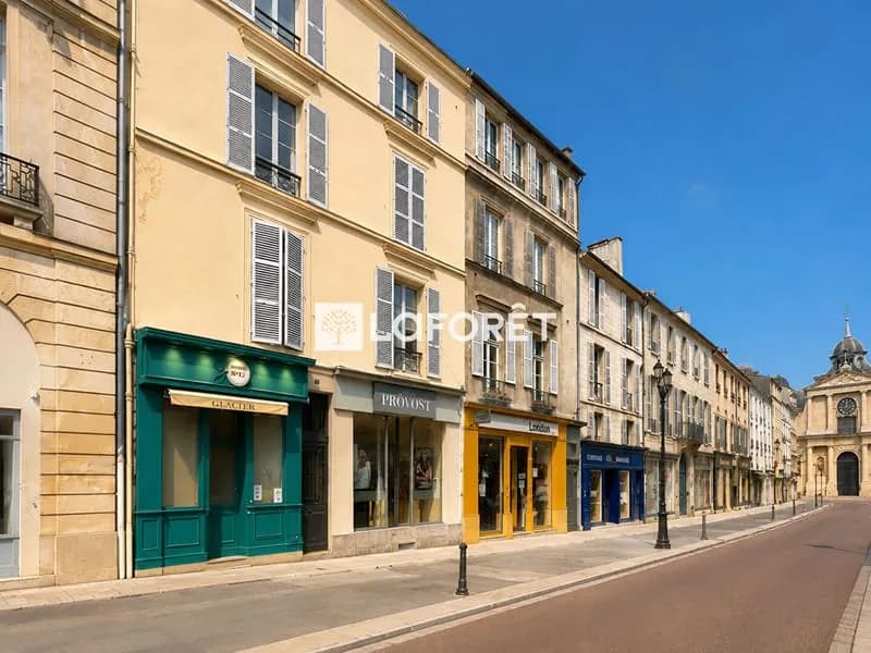 VERSAILLES NOTRE-DAME - Immeuble de rapport d'exception composé de 11 appartements libres et 2 commerces loués - Photo 1