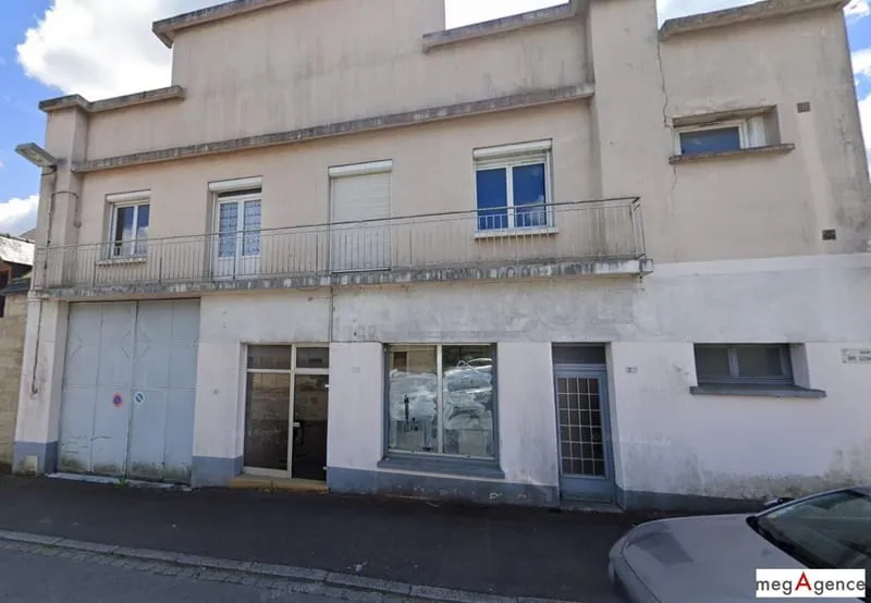 Ensemble immobilier professionnel avec logement - Centre-ville Val d'Anast - Photo 1