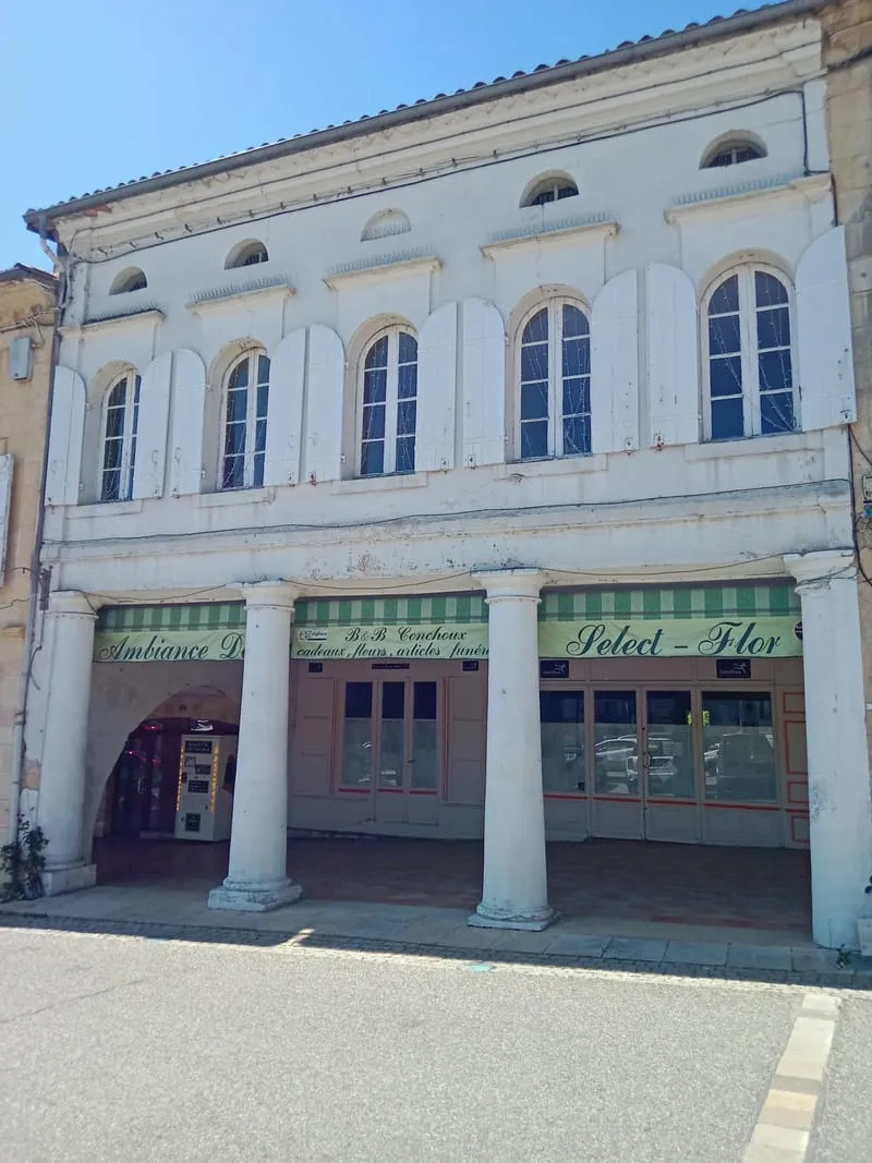 Superbe maison avec énorme potentiel pour investisseur - Photo 1