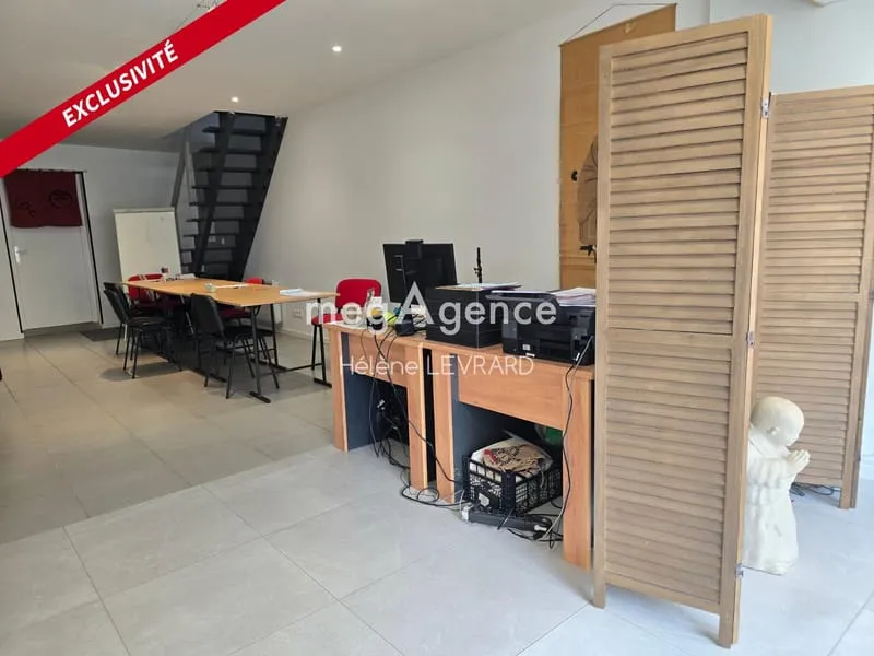 Centre-ville d'EVRON - Immeuble de 95m² - Photo 1
