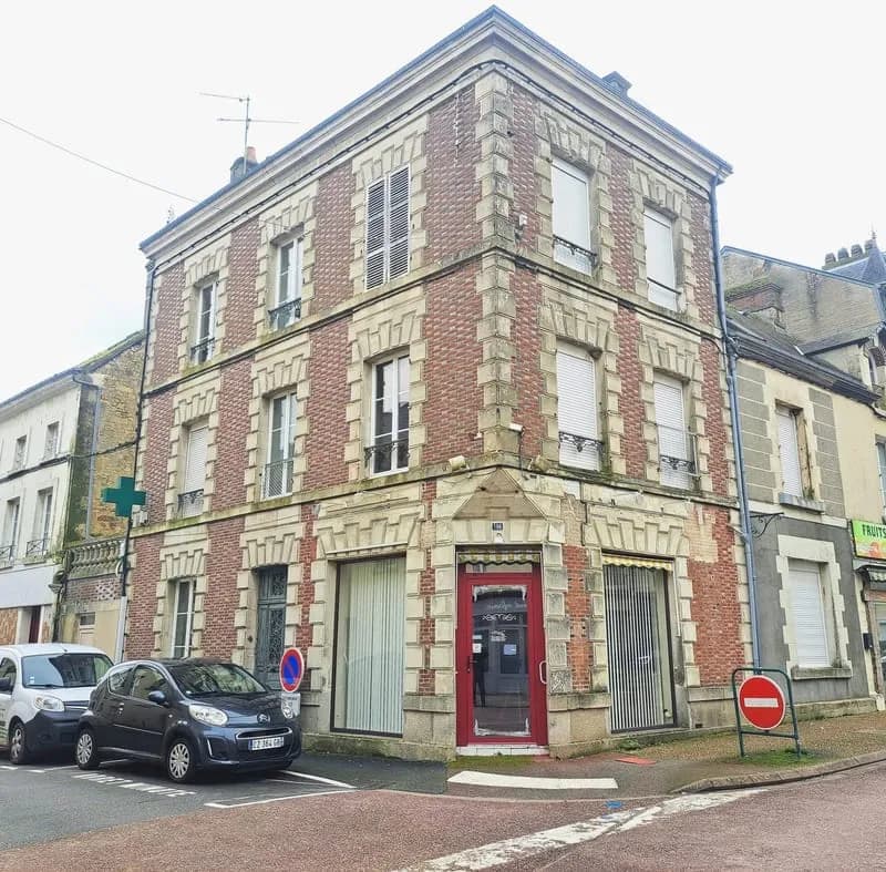 1 immeuble, 2 maison, jardin, centre ville - Photo 1