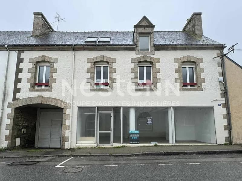Immeuble à vendre - 1 local commercial et 1 appartement loué de 3 chambres à Pluméliau - Photo 1