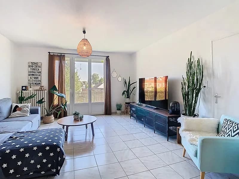 Immeuble de rapport à vendre - Mortagne-sur-Sèvre - Photo 1