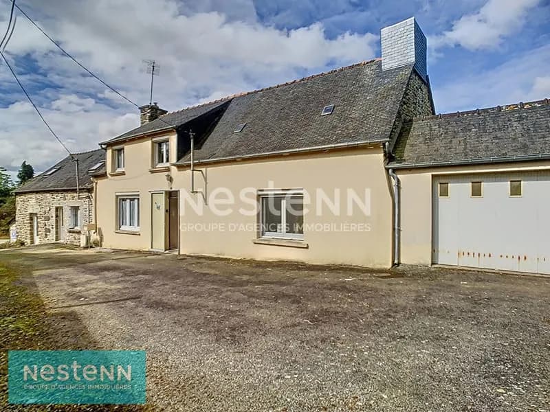 Ensemble immobilier de 2 maisons en pierres à SAINT CONNAN sur environ 1400 m² de jardin - Photo 1