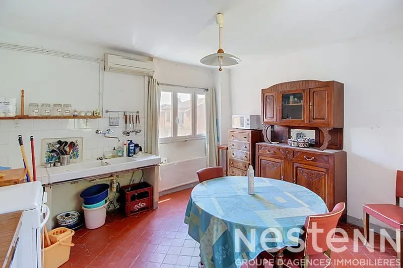 A vendre à LORGUES dans un immeuble familiale 4 lots d' appartements de 141 m² - Photo 1