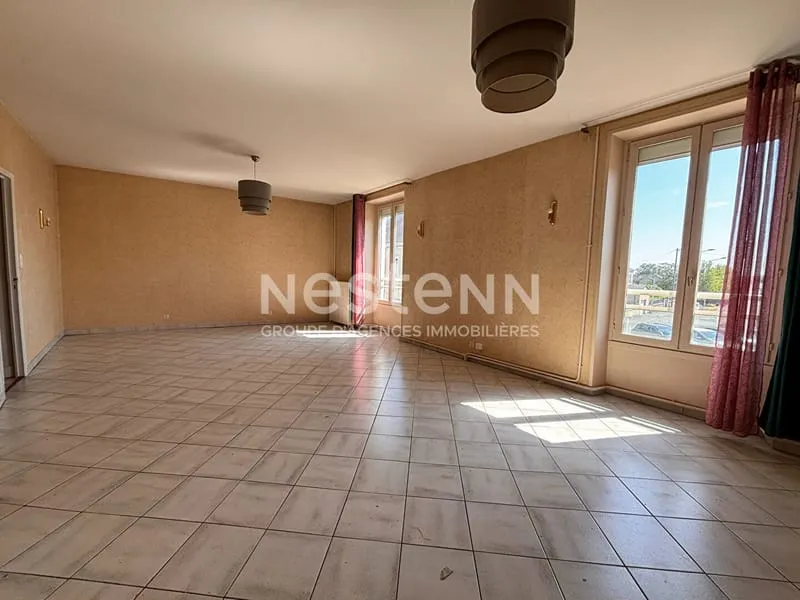 Ensemble immobilier idéalement situé, en plein centre-ville de La Flèche pour investisseur. - Photo 1