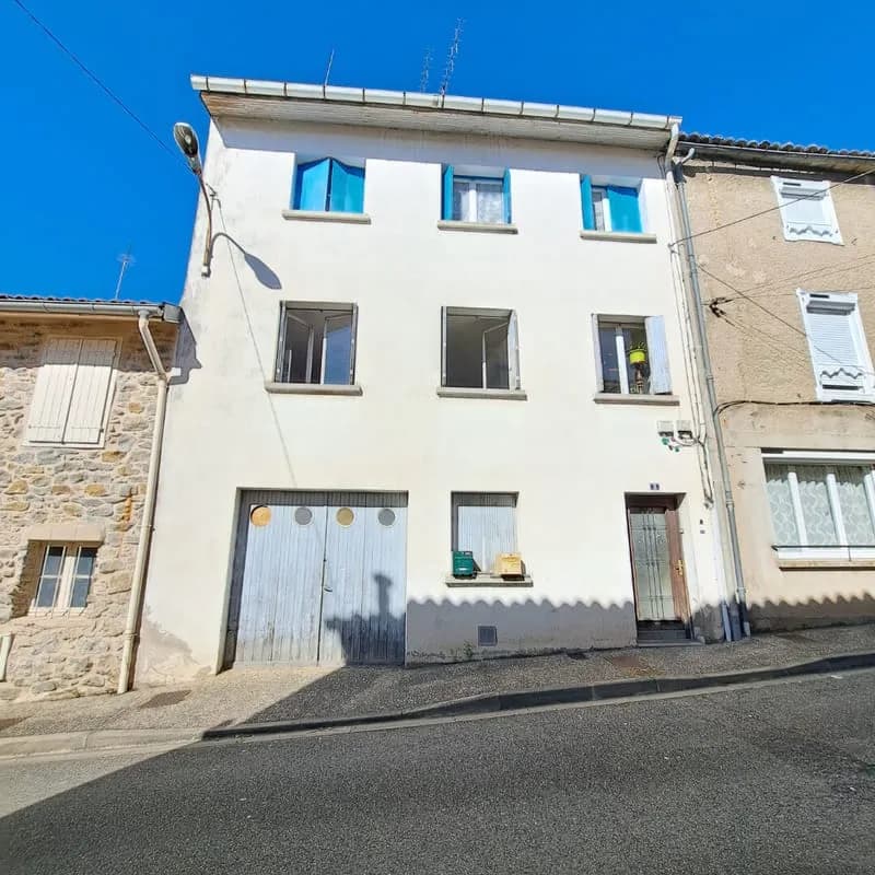 A VENDRE LAROQUE D'OLMES IMMEUBLE AVEC DEUX APPARTEMENTS ET JARDIN - Photo 1