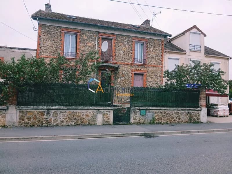 IMMEUBLE - Photo 1
