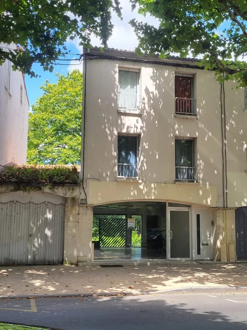 A SAISIR Appartement et local - Photo 1