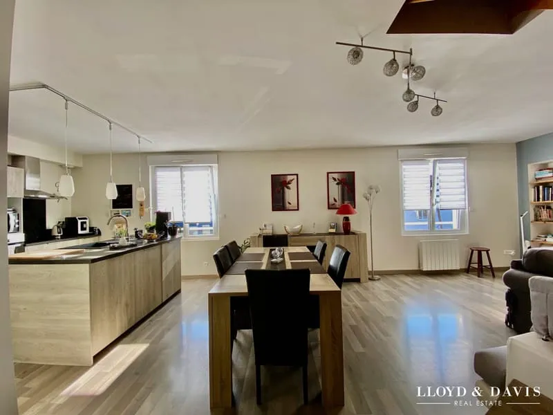 Immeuble mixte de 210 m² à Thouaré-sur-Loire : local professi - Photo 1