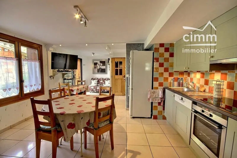 A VENDRE LES CARROZ D'ARACHES 74300 ENSEMBLE IMMOBILIER DE DEUX - Photo 1