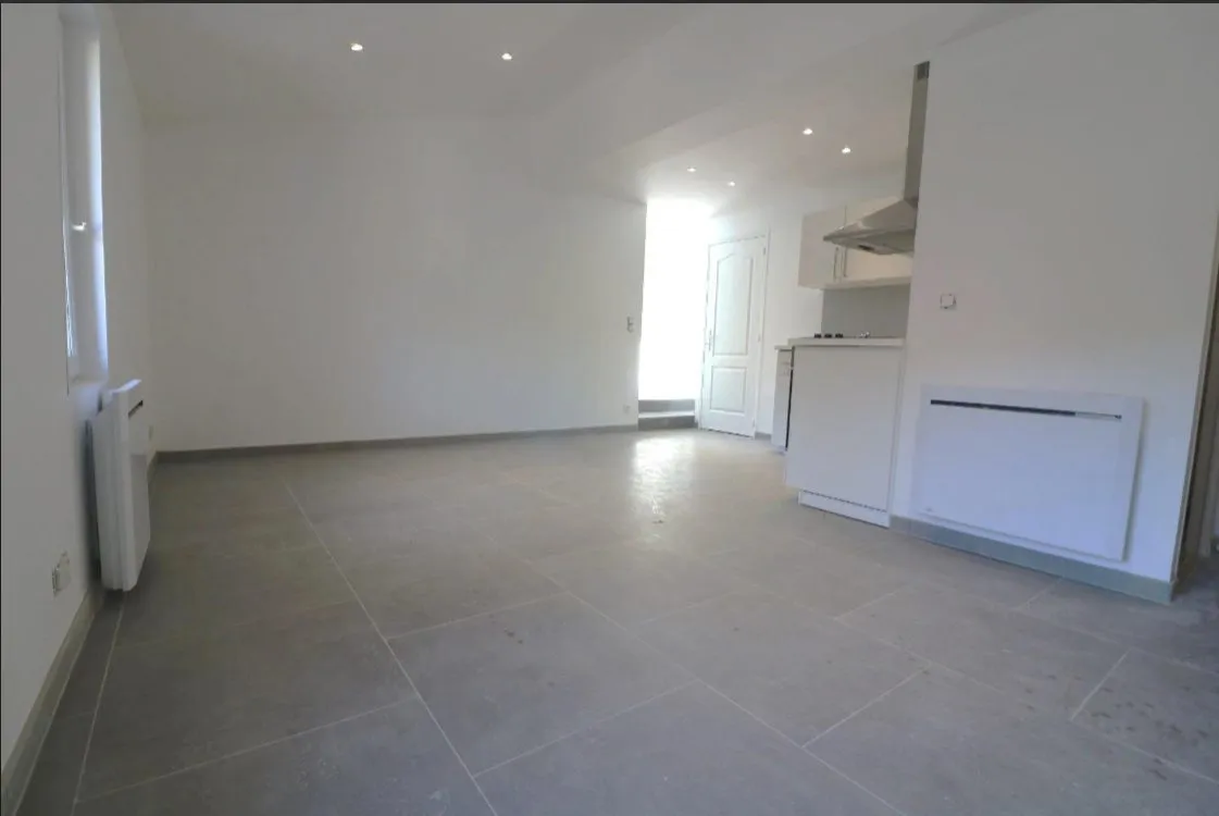 La Roquette sur Siagne petit immeuble locatif à vendre - Photo 1