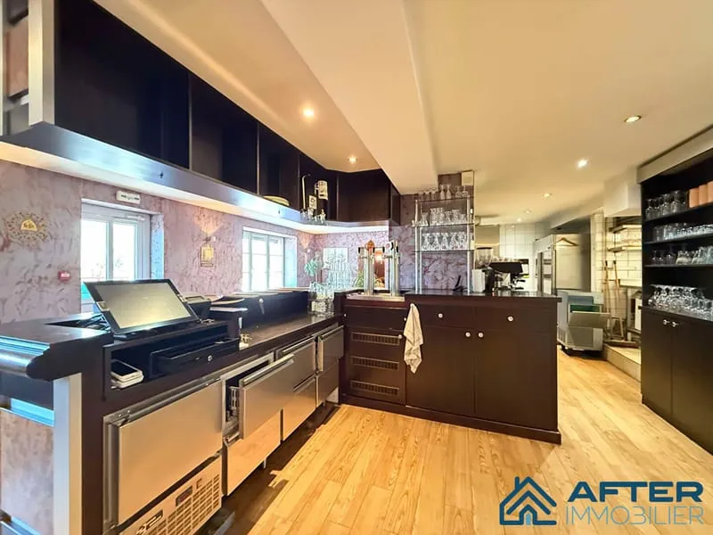 IMMEUBLE AVEC RESTAURANT + 6 APPARTEMENTS - Photo 1